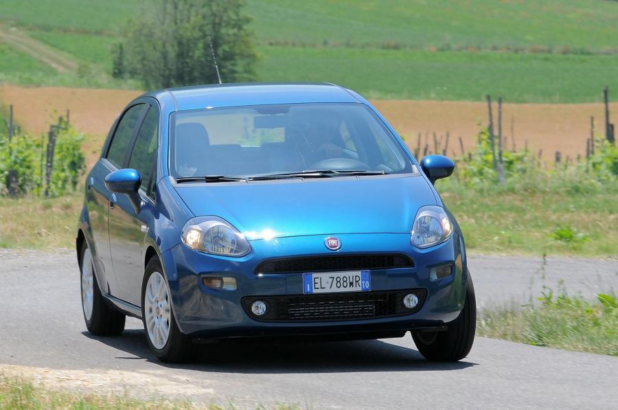  Fiat Punto 5-Door 2012 года  (фото 16 из 30)
